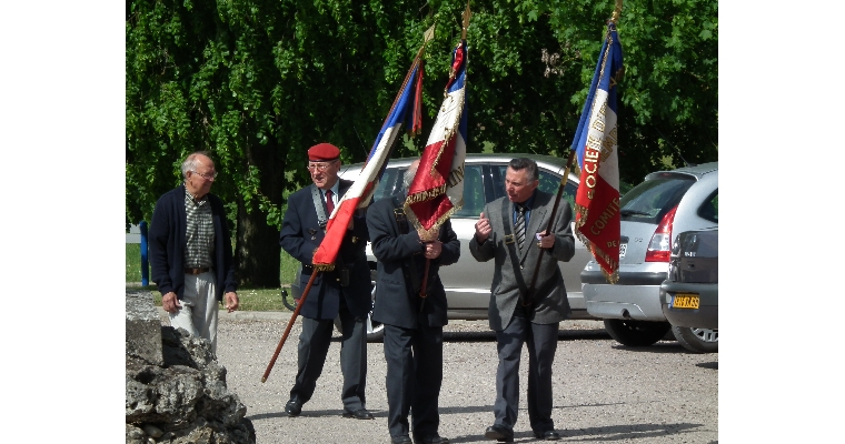 20110508 - Arrivée au cimetière